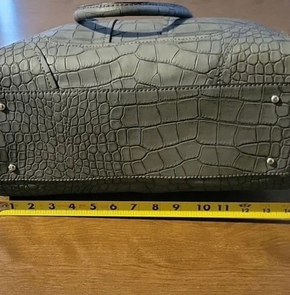 Embossed Guess Shoulder Bag - Picture 14 of 15